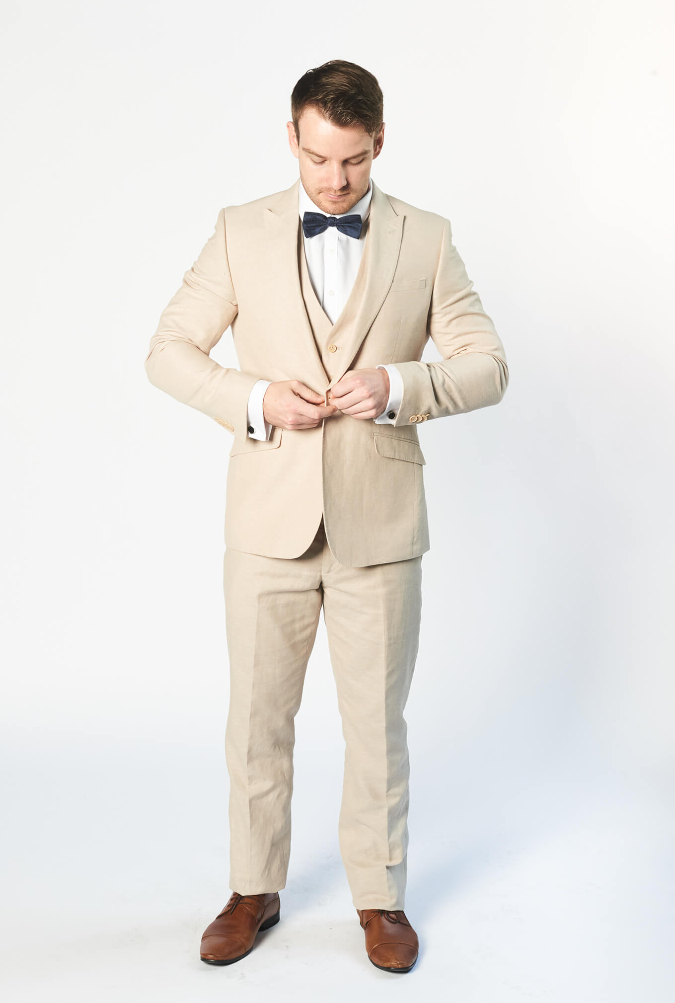 The Louis sand coloured suit with single-button